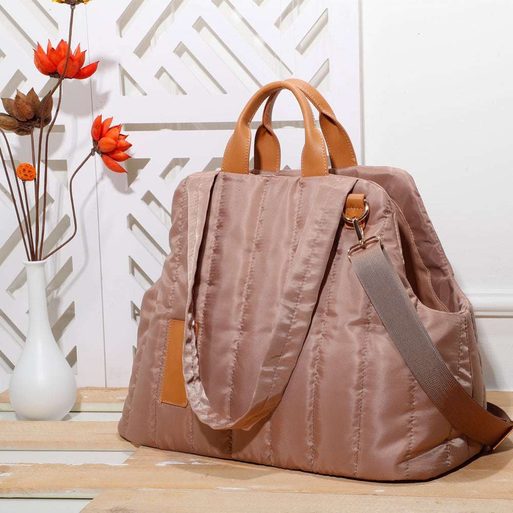 Lightweight Waterproof Pet Carrier Bag For Outdoor Travel Use