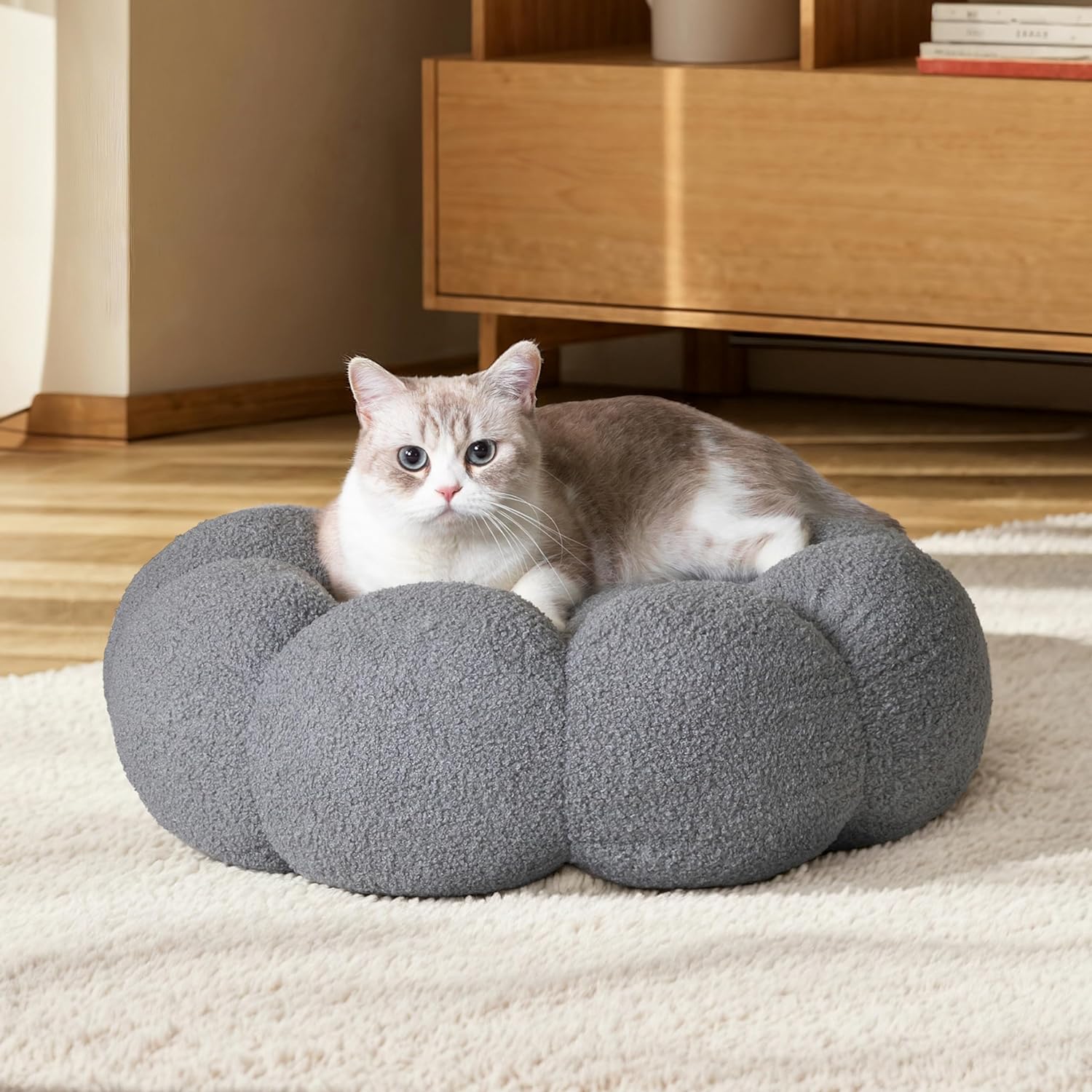 Fluffy Round Calming Plush Pet Bed With Non-Slip Base